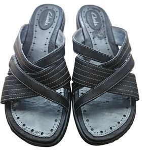 Clarks Size 7.5 Black Slip On Criss Cross Leather Strap Sandals